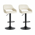 Lot de 2 tabourets de bar pivotants et réglables en polyuréthane crème et acier noir avec dossier et accoudoirs, 52 × 50 × 86–107 cm